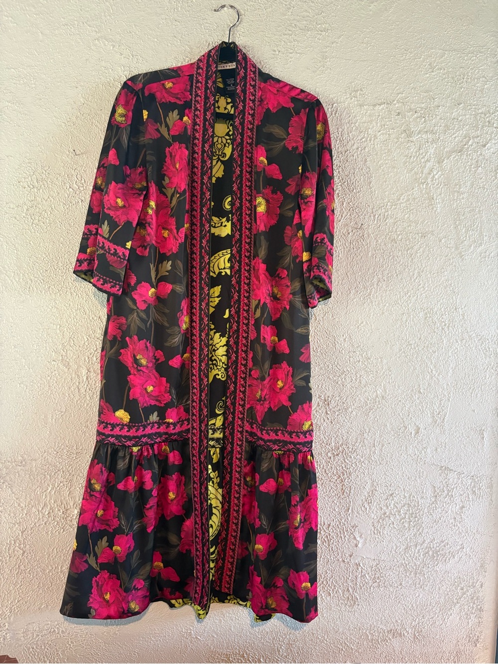 Alice + Olivia Reversible kimono with Hot Pink Floral Print and Lime green